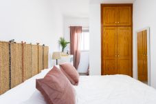 Rent by room in Granadilla de Abona - EDEN RENTALS 103 Surfy Stylish Bed&Coffee Room