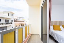 Rent by room in Granadilla de Abona - EDEN RENTALS 104 Surfy Stylish Bed&Coffee Balcony 
