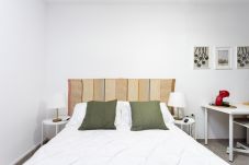 Rent by room in Granadilla de Abona - EDEN RENTALS 106 Surfy Stylish Bed&Coffee Room